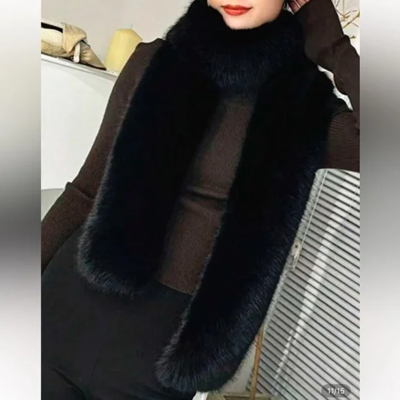 🖤 Black Faux Fur Stole 🖤 - Picture 4 of 7
